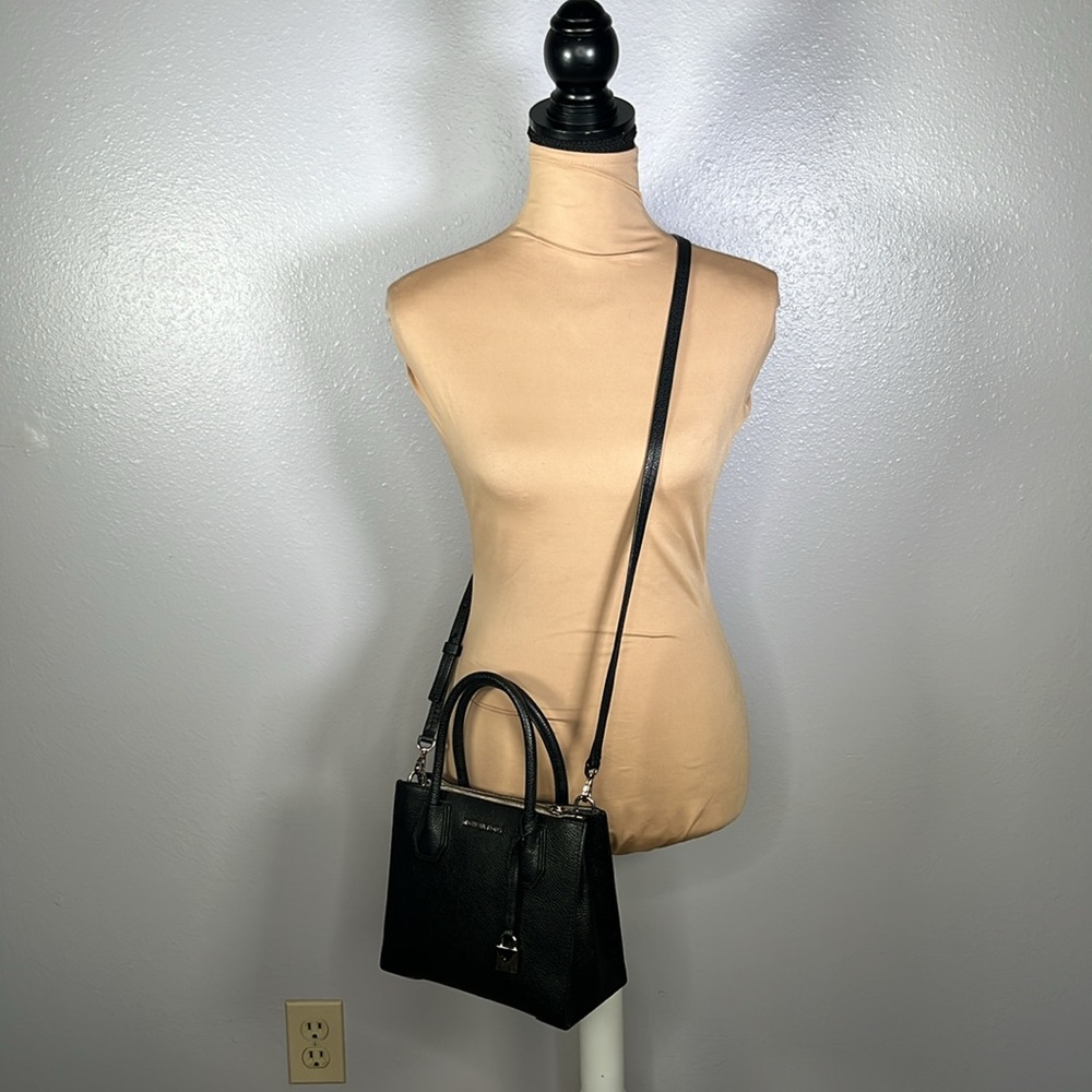 Michael kors black pebbled leather small Mercer crossbody bag | structured mini - Picture 15 of 16